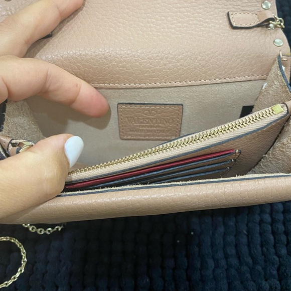 Like new Valentino Garavani rockstud pouch chain - Picture 3 of 5
